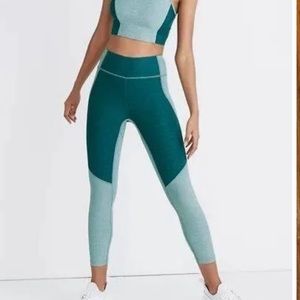 Outdoor Voices Two-Toned Blue/Green 3/4 Leggings size XS